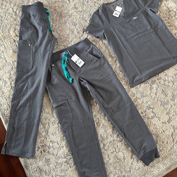 Figs Scrubs - Picture 1 of 1